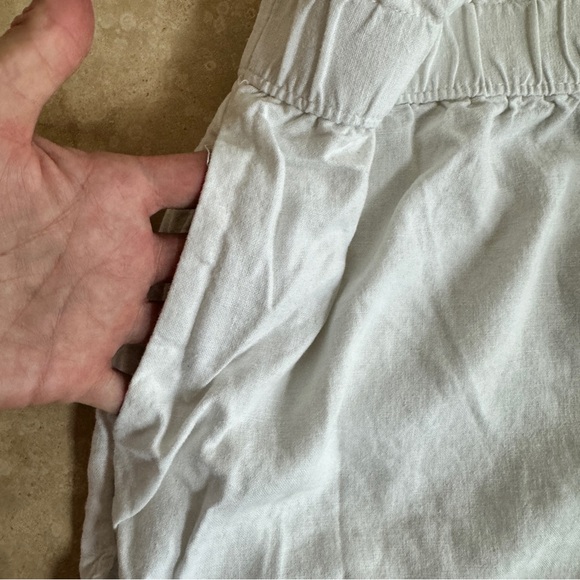 Universal Thread White Linen Pull On Elastic Waist Womens Size L 2 Inch Inseam - Picture 4 of 8
